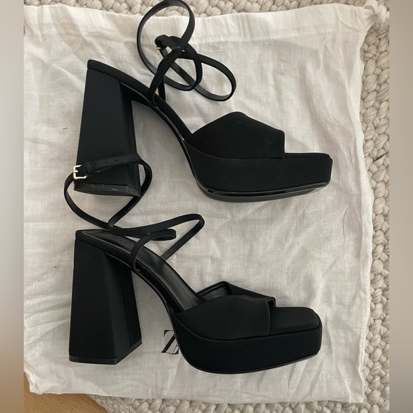NWOT - Zara high heeled platform sandal - Picture 3 of 5